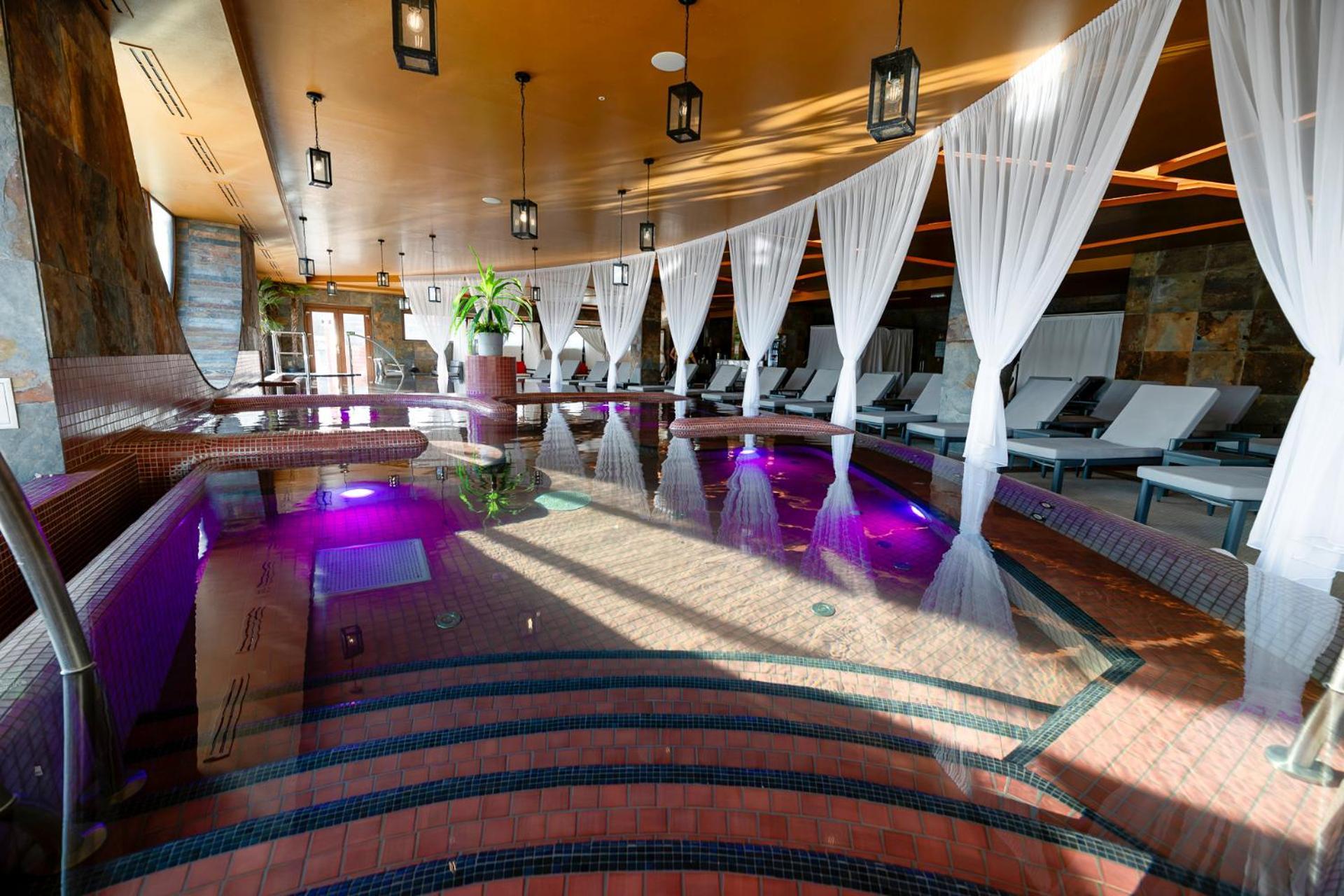 Allure Healthy Hotel & Spa Eger Exterior photo